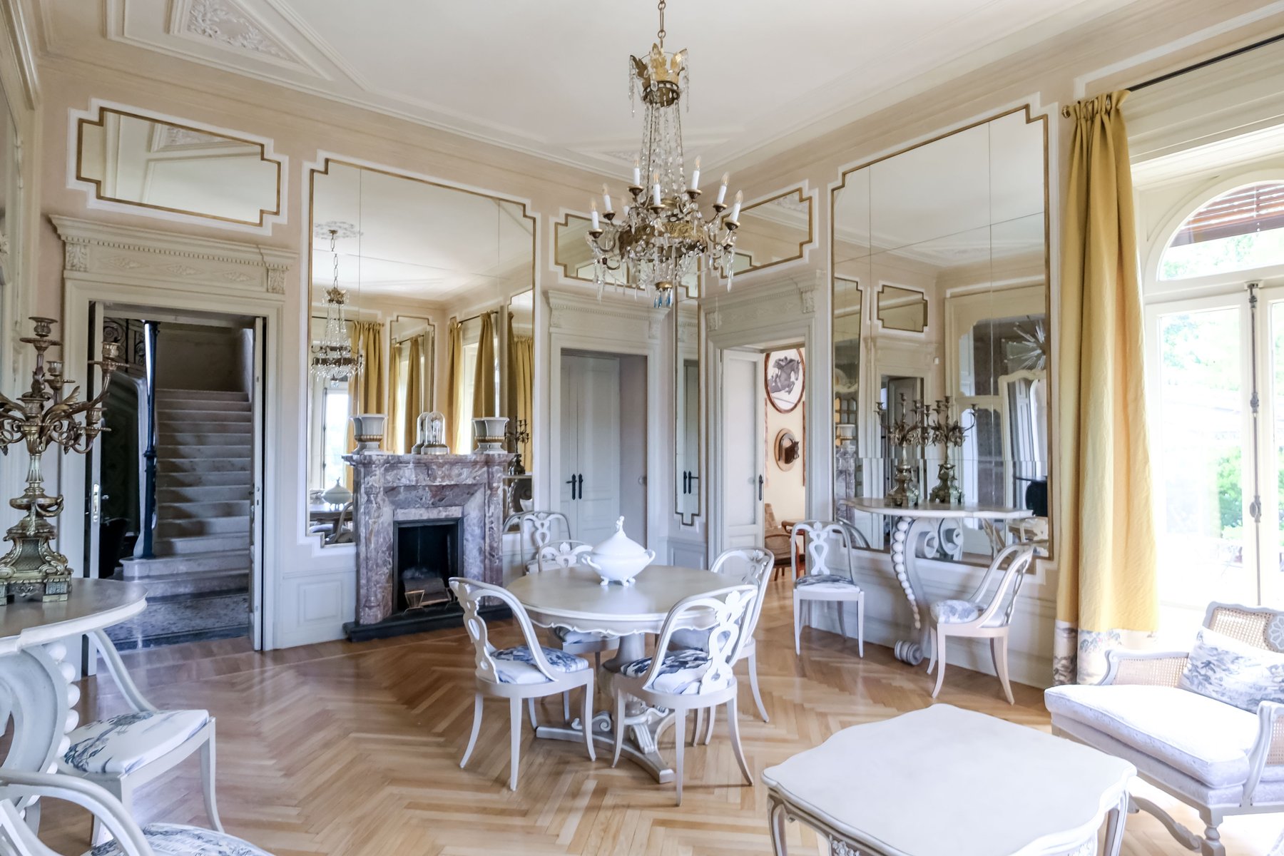 La sala degli specchi